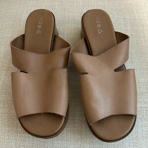 Kelsi Dagger Brown Leather Sandals